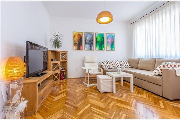 House K1, for 12 persons