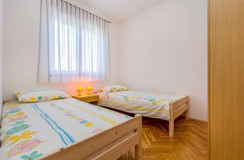 House K1, for 12 persons