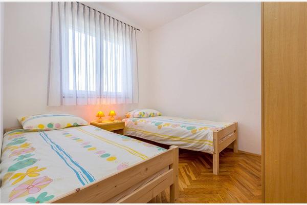 House K1, for 12 persons