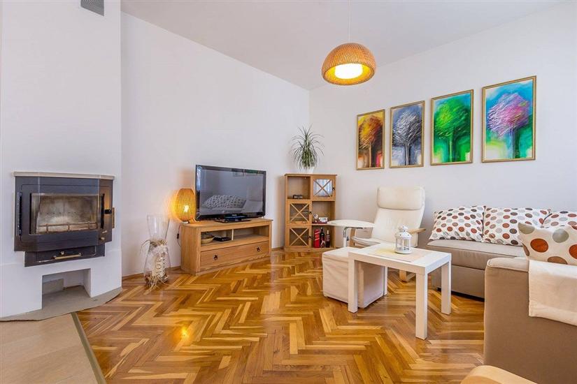 House K1, for 12 persons