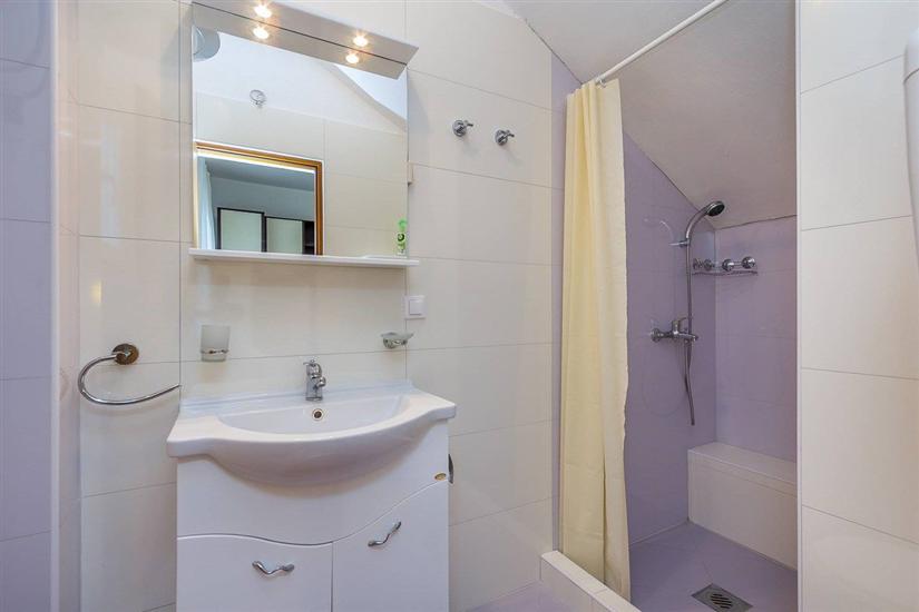 House K1, for 12 persons