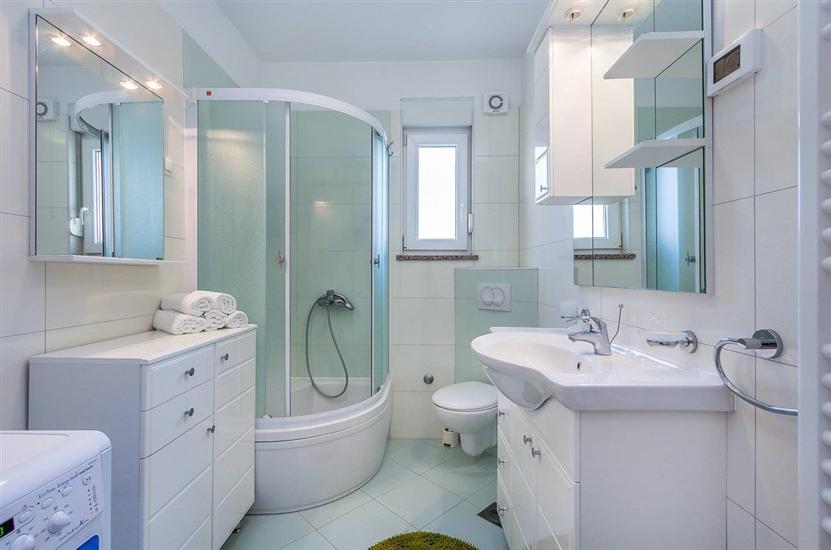 House K1, for 12 persons