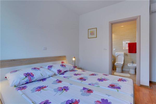 House K1, for 8 persons