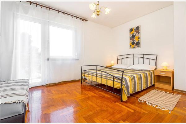 Apartment A1, for 5 persons