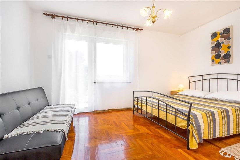 Apartment A1, for 5 persons