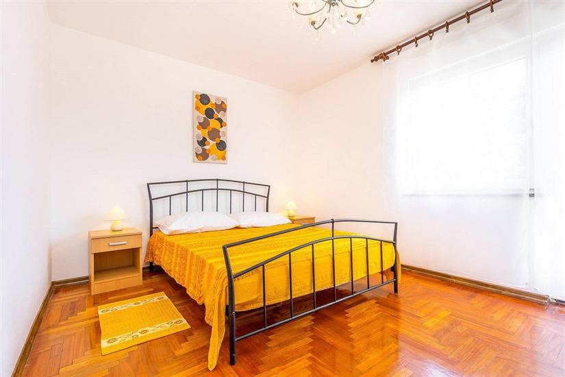 Apartment A1, for 5 persons