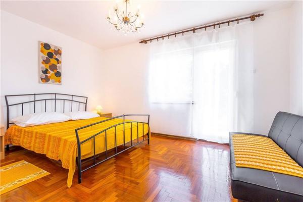 Apartment A1, for 5 persons