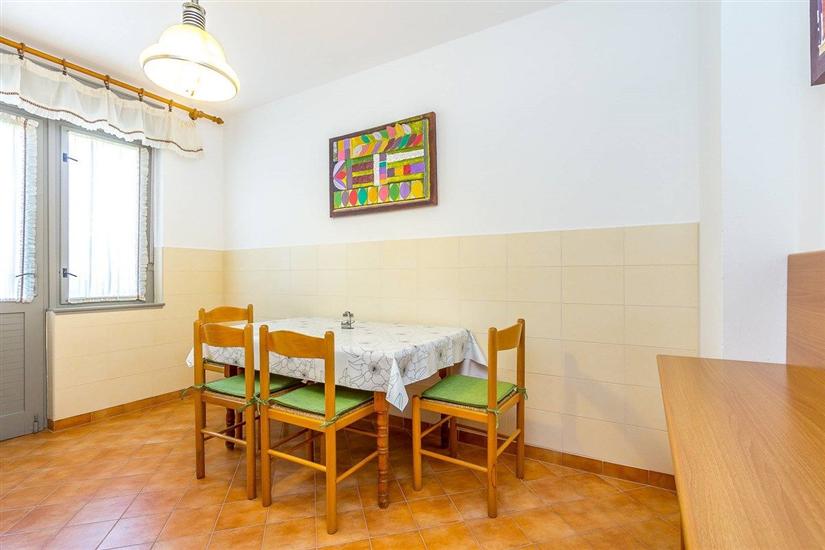 Apartment A1, for 5 persons