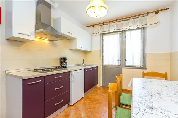 Apartment A1, for 5 persons