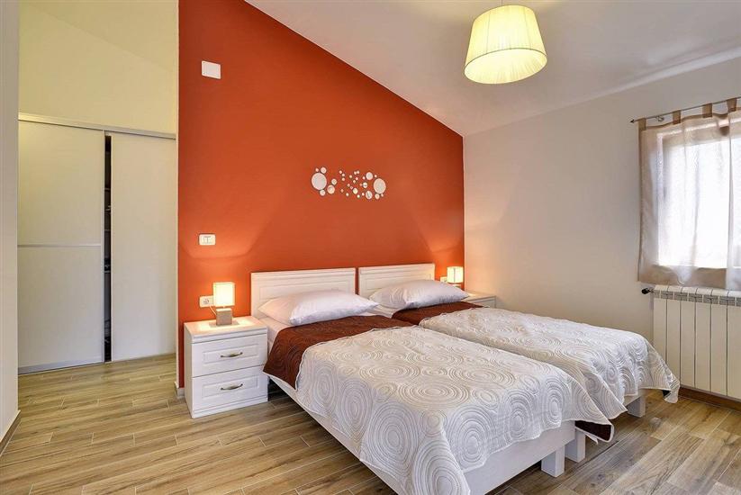 House K1, for 8 persons