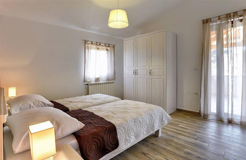 House K1, for 8 persons