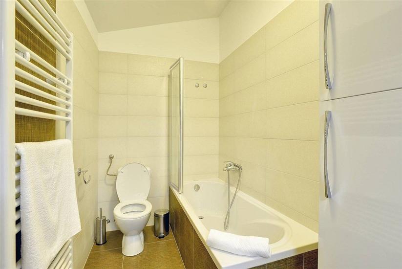 House K1, for 8 persons