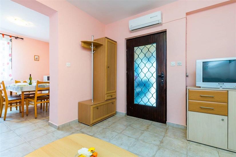 Apartment A3, for 6 persons