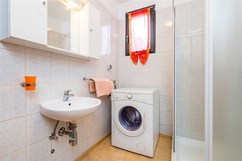 Apartment A3, for 6 persons