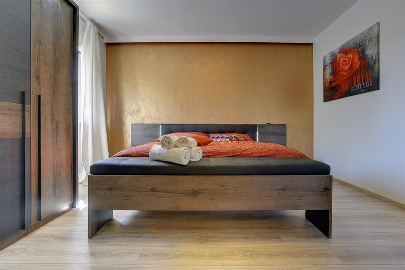 House K1, for 8 persons