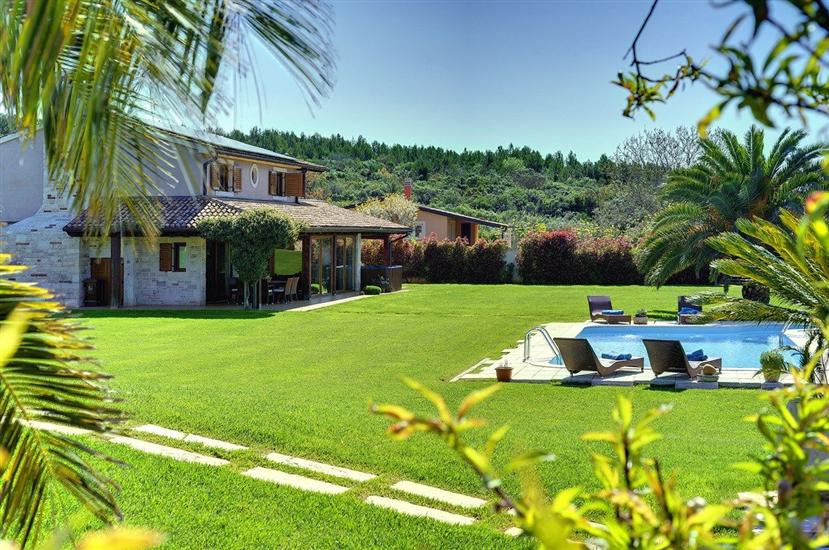 Vila Villa Sunny Flowers