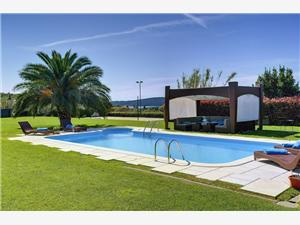 Villa Villa Sunny Flowers Medulin, Size 360.00 m2