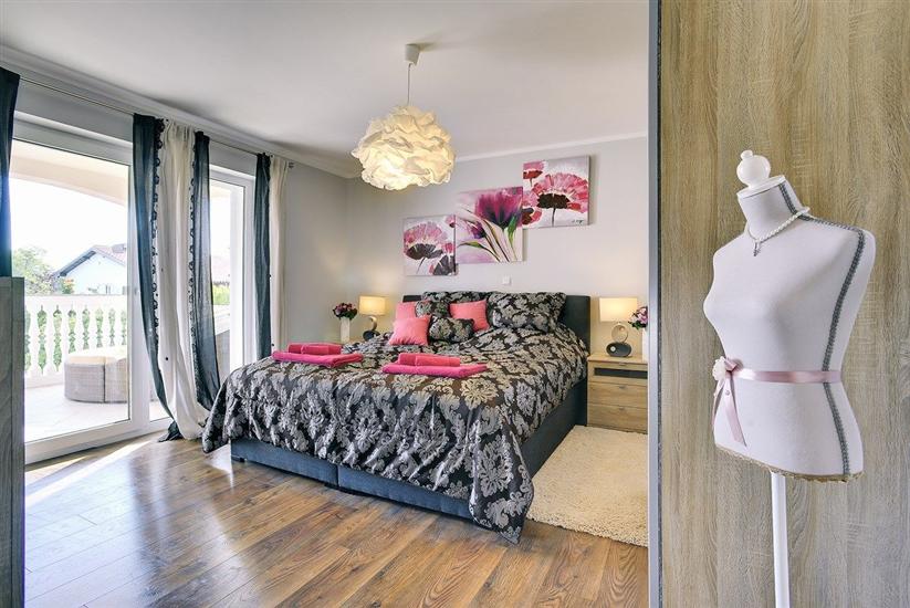 House K1, for 10 persons