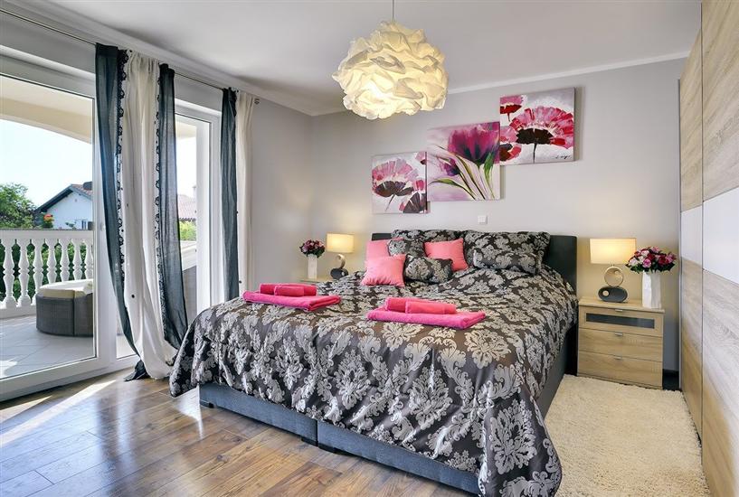 House K1, for 10 persons