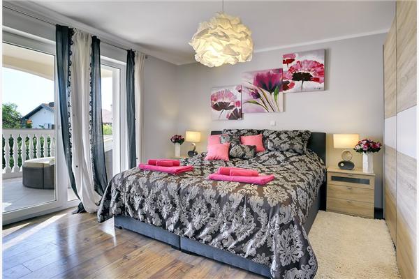 House K1, for 10 persons