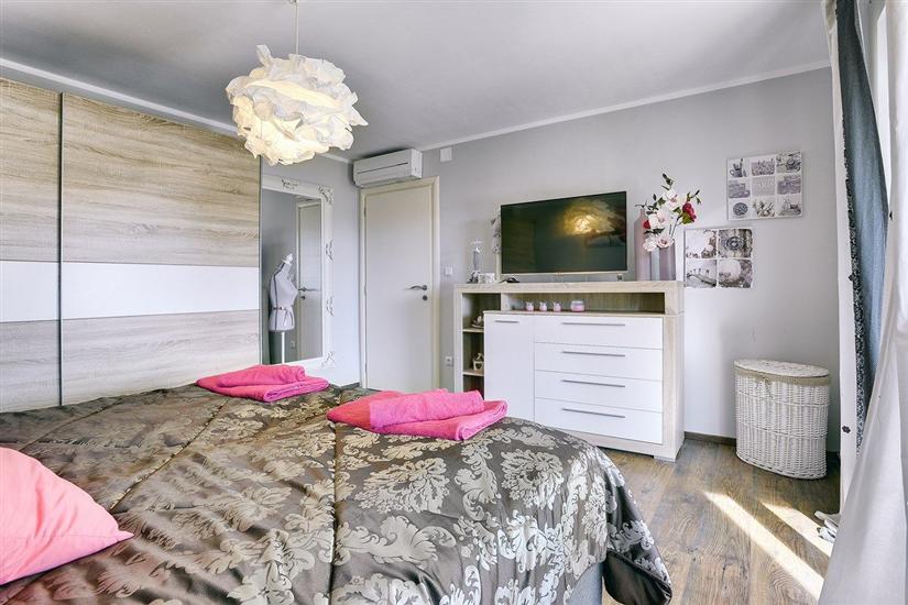 House K1, for 10 persons