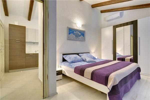 House K1, for 10 persons