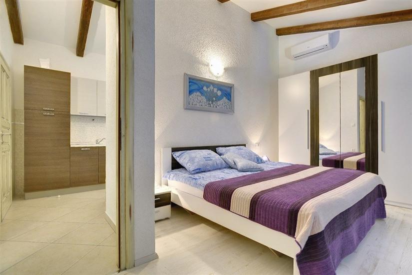 House K1, for 10 persons