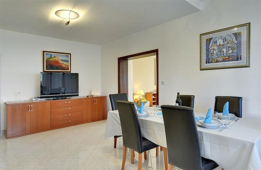 House K1, for 10 persons