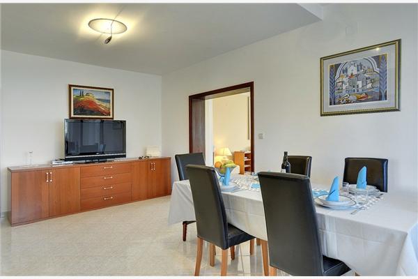 House K1, for 10 persons