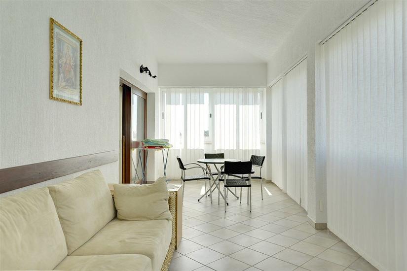 House K1, for 10 persons