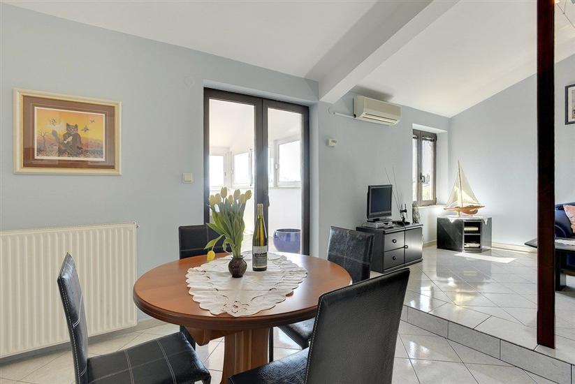 House K1, for 10 persons