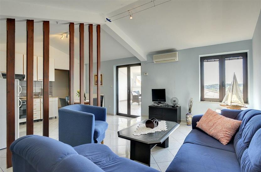 House K1, for 10 persons