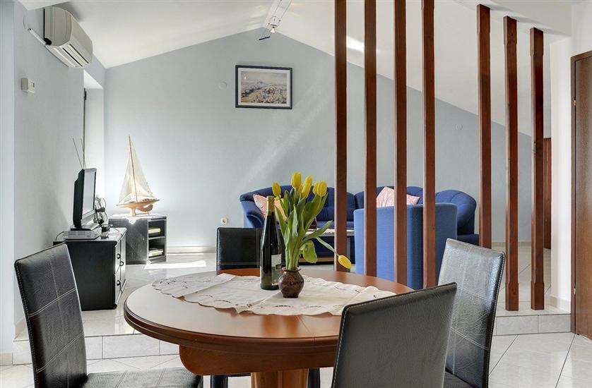 House K1, for 10 persons