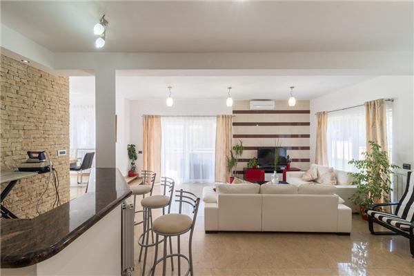 House K1, for 18 persons