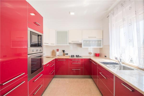 House K1, for 18 persons