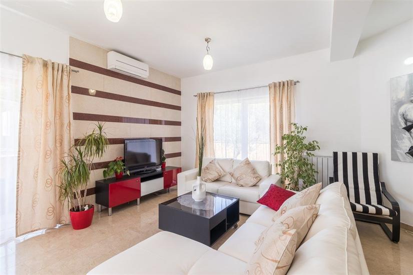 House K1, for 18 persons