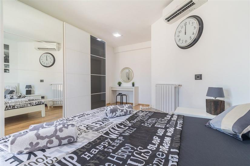 House K1, for 18 persons