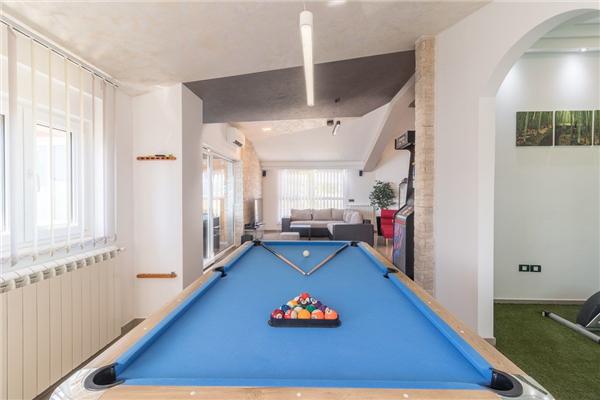 House K1, for 18 persons