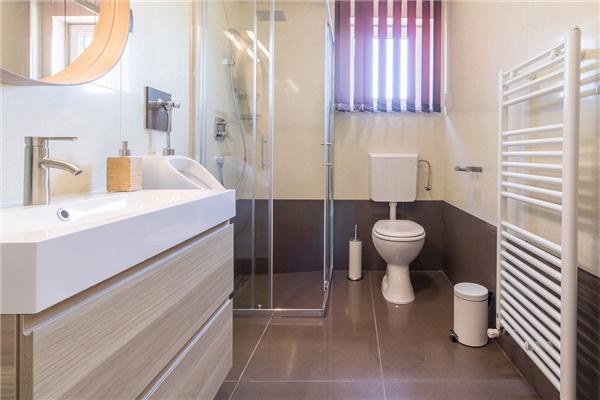 House K1, for 18 persons