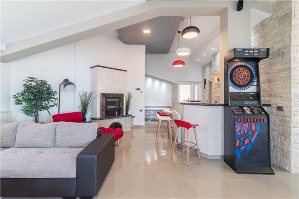 House K1, for 18 persons