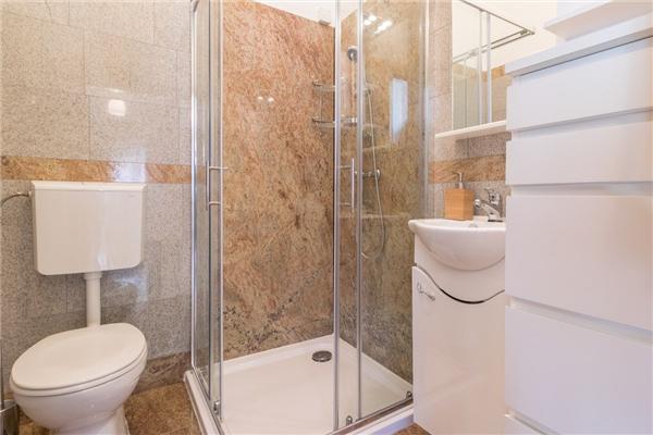 House K1, for 18 persons