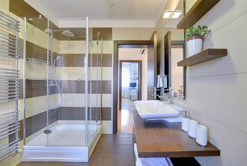 Hiša K1, na 5 osebe