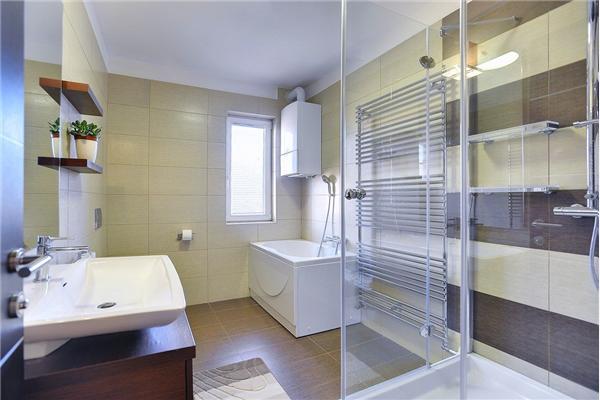 Hiša K1, na 5 osebe