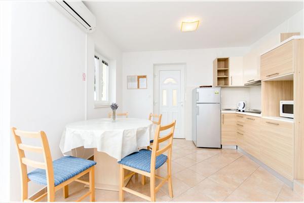 Apartment A1, for 6 persons
