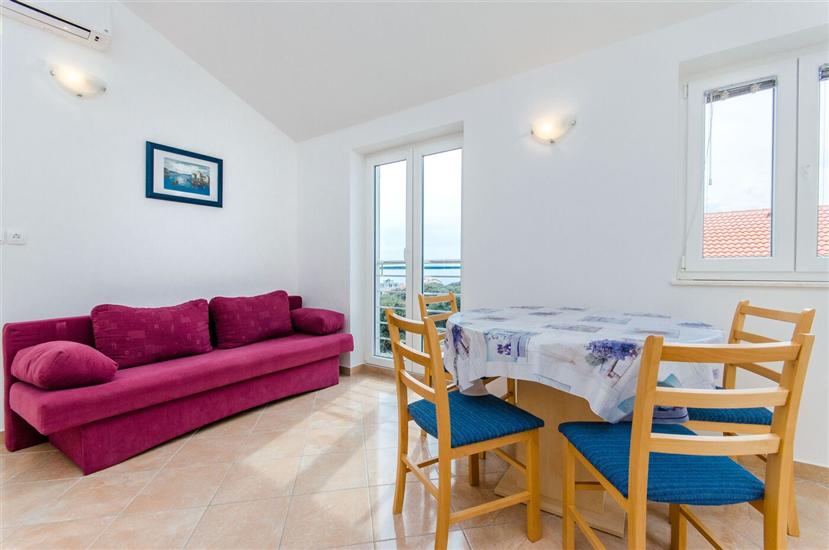 Apartment A2, for 6 persons