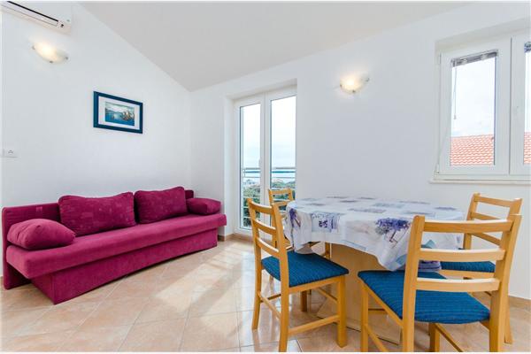 Apartment A2, for 6 persons