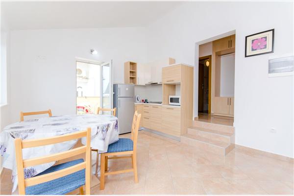 Apartment A2, for 6 persons