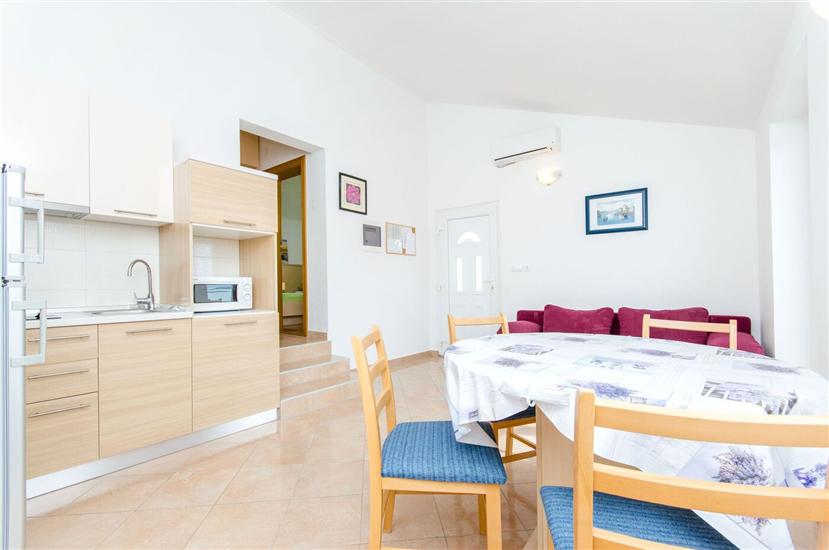 Apartment A2, for 6 persons