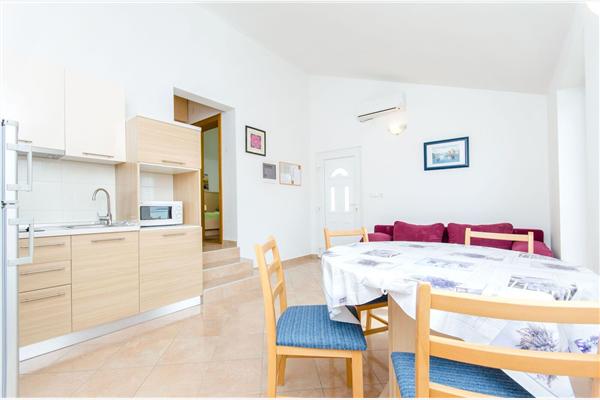 Apartment A2, for 6 persons
