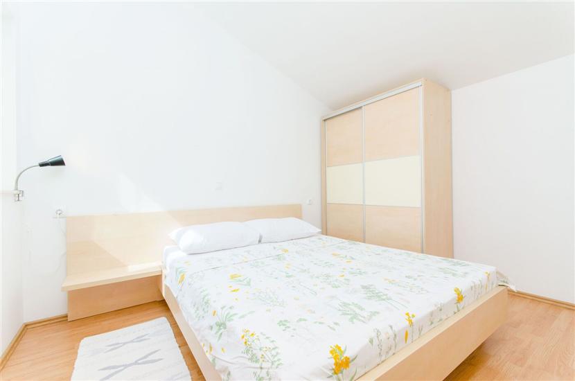 Apartment A2, for 6 persons